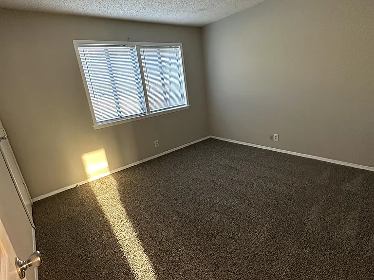 1057 Harold Dr #1 — Photo 6