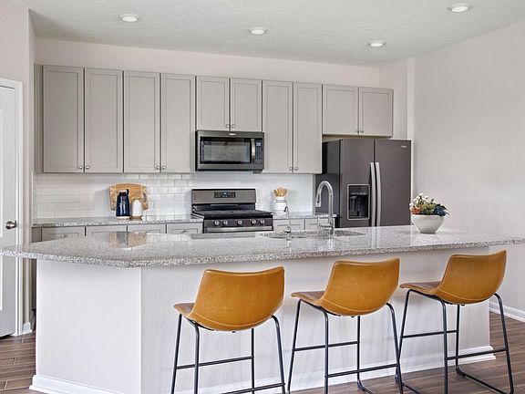 4th image of 510 Sabino Sky Ct