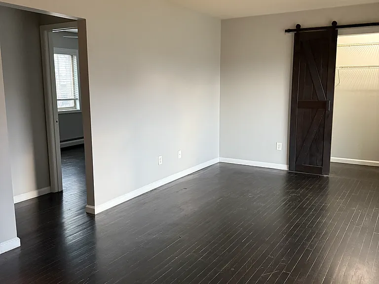 Jefferson Apartments — Photo 11