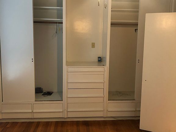 Closet - front bedroom