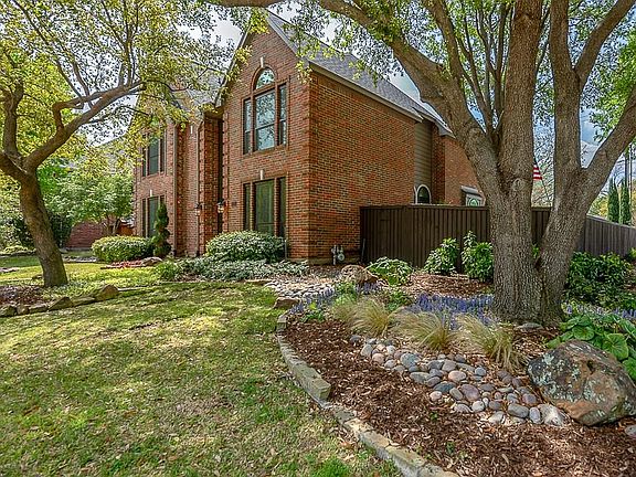 3rd image of 123 Westwind Dr