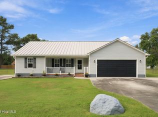 107 Fodder Dr, Hubert, NC 28539