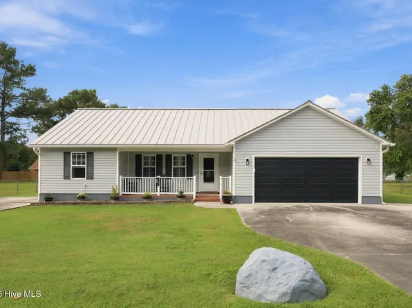 107 Fodder Drive, Hubert, NC 28539