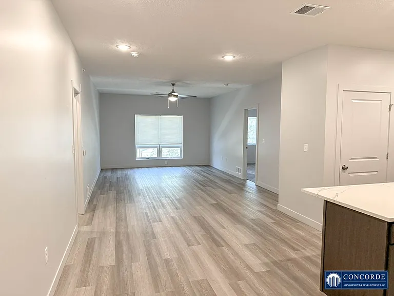 2400 Q St — Photo 4