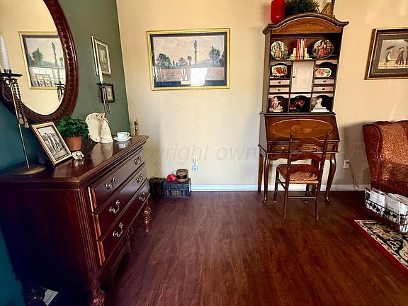 2nd image of 5414 Somerset Dr