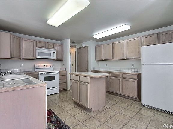 4th image of 6222 23rd St NE