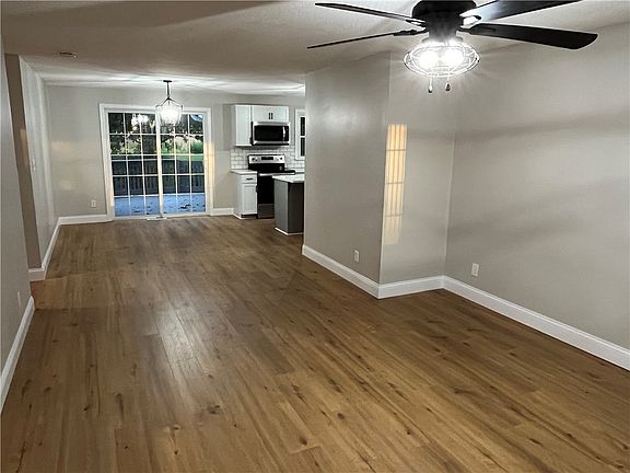4th image of 1620 Frostwood Ln