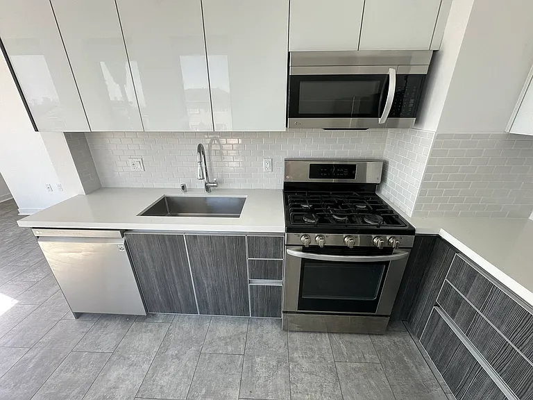 519 N Normandie Ave #1 — Photo 4