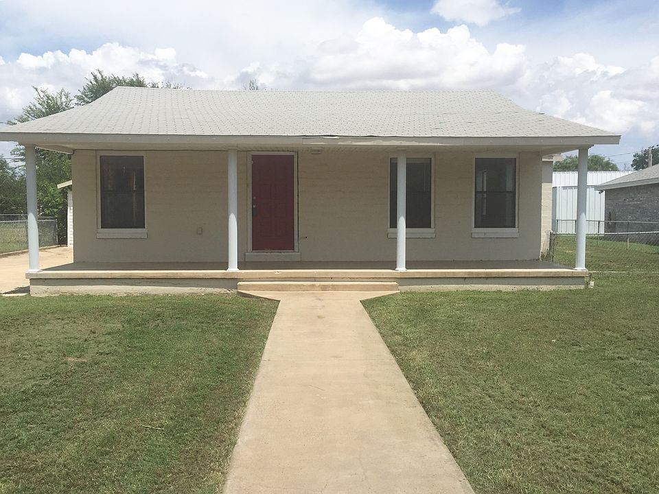 1st image of 208 Lipan Dr