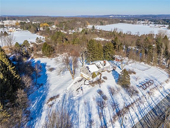 4th image of 464 Smith Rd