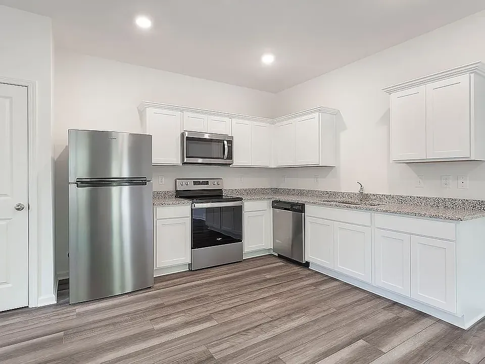 3 bed, 1500 sqft, $2,350 — Photo 2