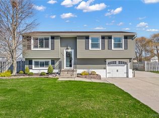336 Laurie Ln, Grand Island, NY