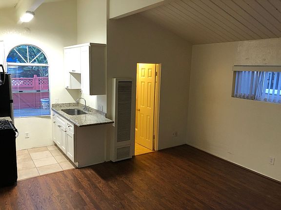 5th image of 2041 Garnet Ave APT A