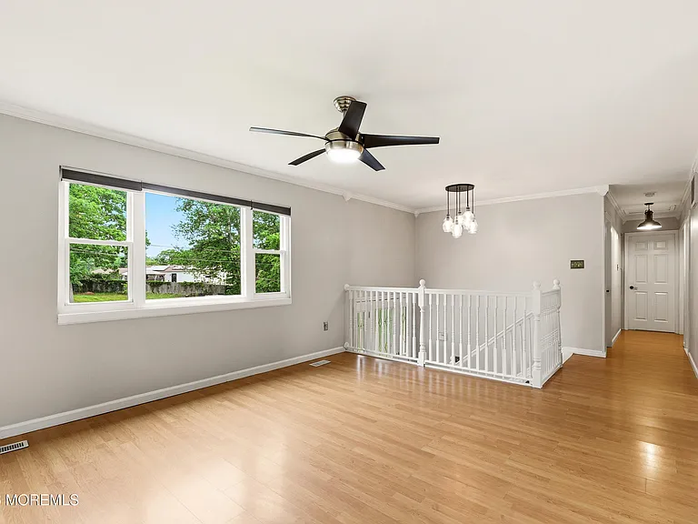1029 Lucy Ln — Photo 6