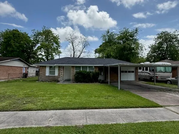 407 Midway Dr, Baytown, TX 77521