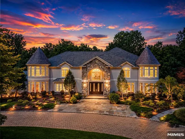 38 Bridle Way, Saddle River, NJ 07458