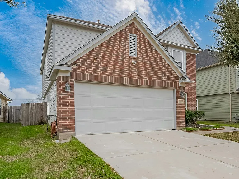 13510 Dahlia Green Way — Photo 2