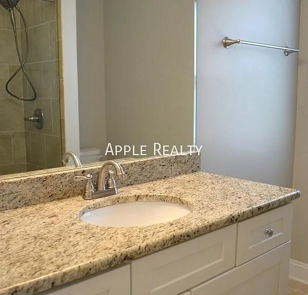 1015 9th St #2 — Photo 22