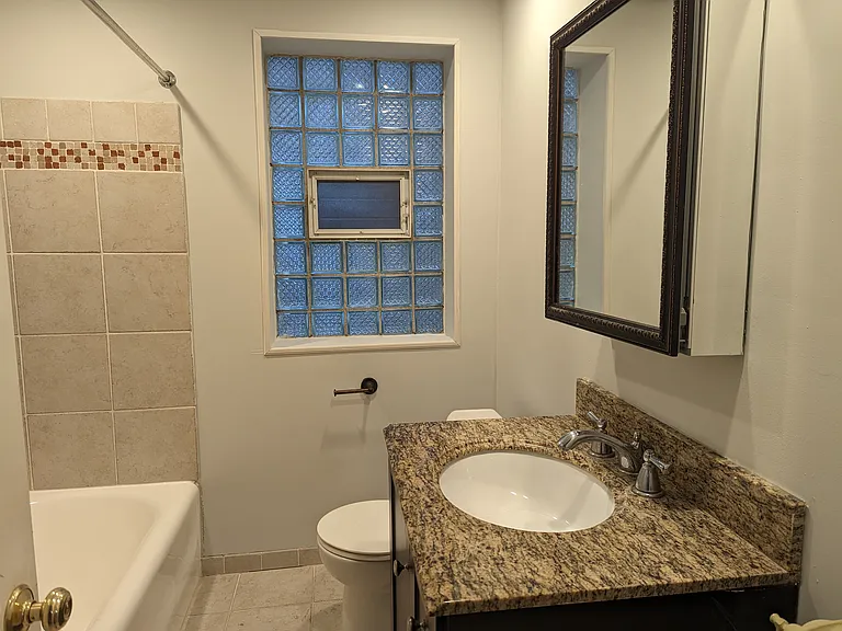 5650 N Spaulding Ave #2 — Photo 5