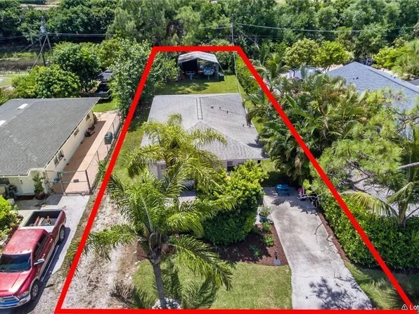 273 Porter St, Naples, FL 34113