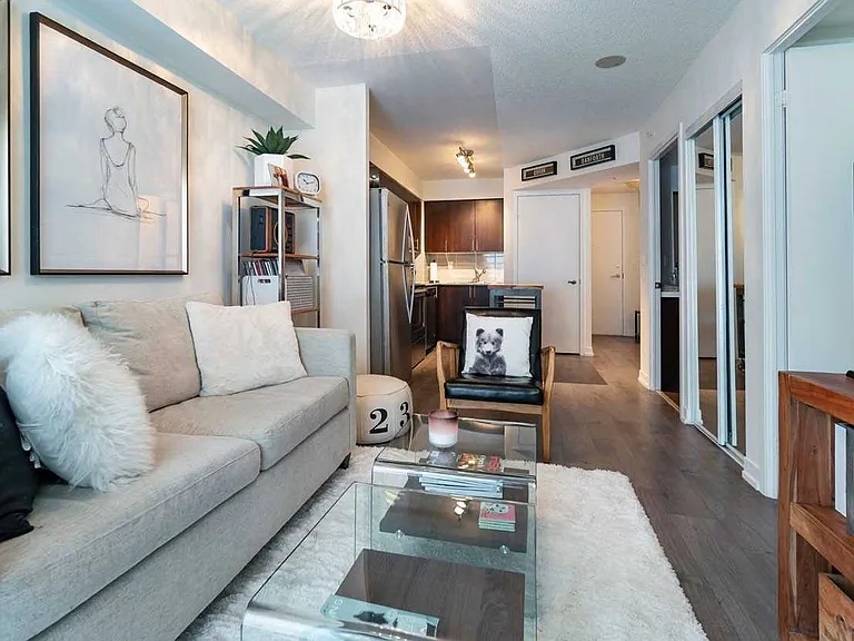 1420 Dupont St #615 — Photo 4