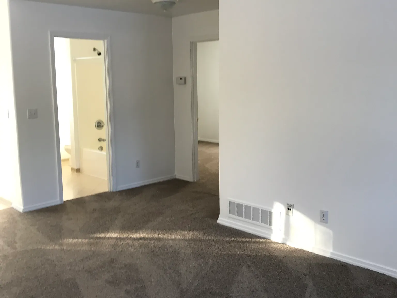 3321 N Sund Ct — Photo 2