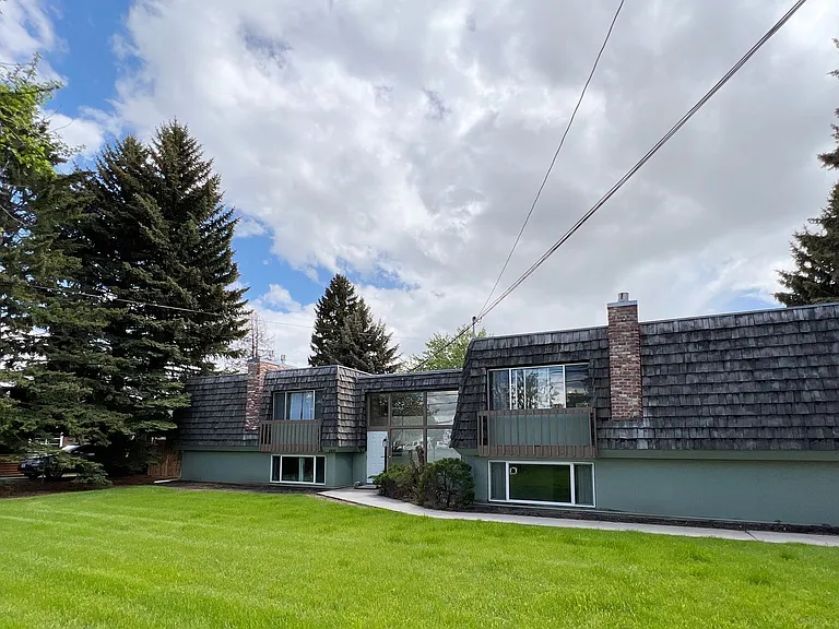 1410 W Babcock St #C — Photo 1