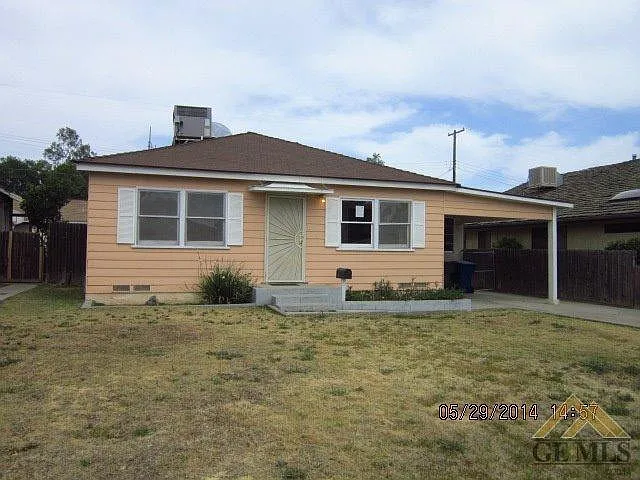 2604 Charleston Dr photo 1