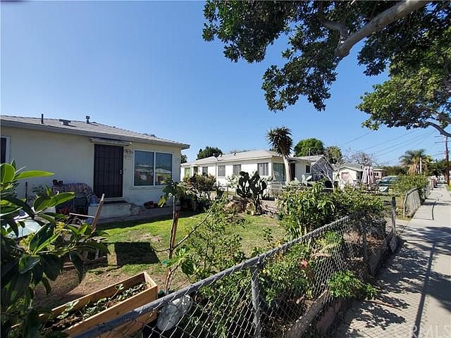 2nd image of 3854 W 106th St