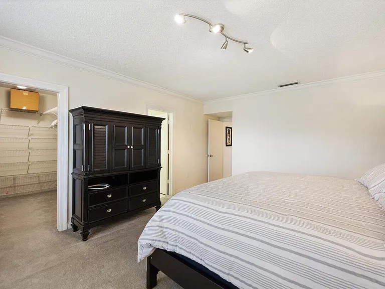 2835 Polo Island Dr #H202 — Photo 19