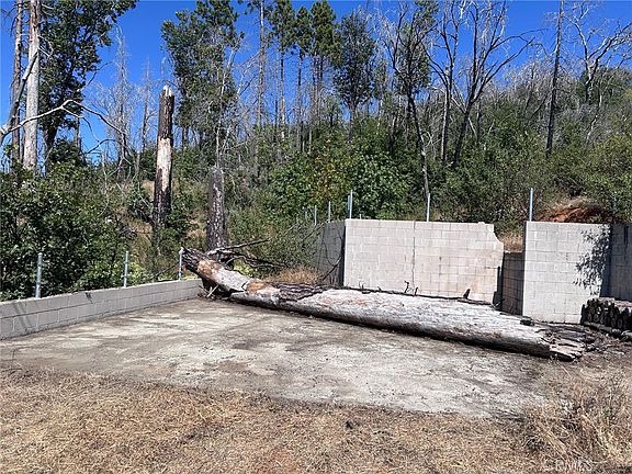 3rd image of 17 Big Oak Ln