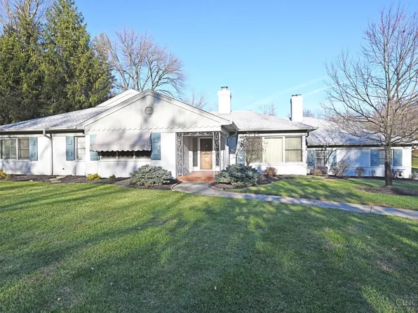 3172 N Farmcrest Dr, Cincinnati, OH 45213