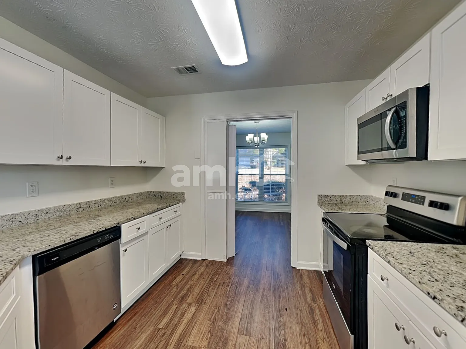 4 bed, 2.5 bath, 2092 sqft, $2,470 — Photo 4