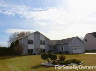 23 Mountain View Dr, Rouses Pt, NY 12979