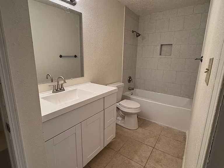 407 W Tilden St — Photo 20