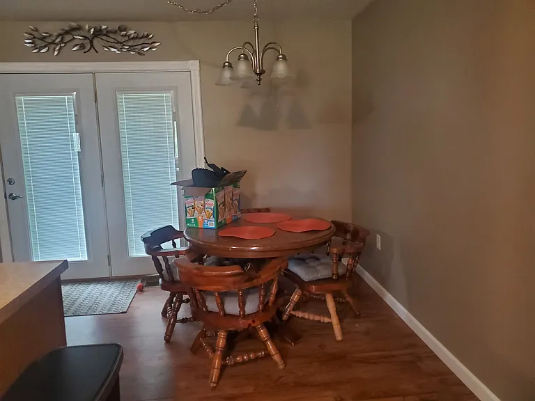 1318 N Main St — Photo 4