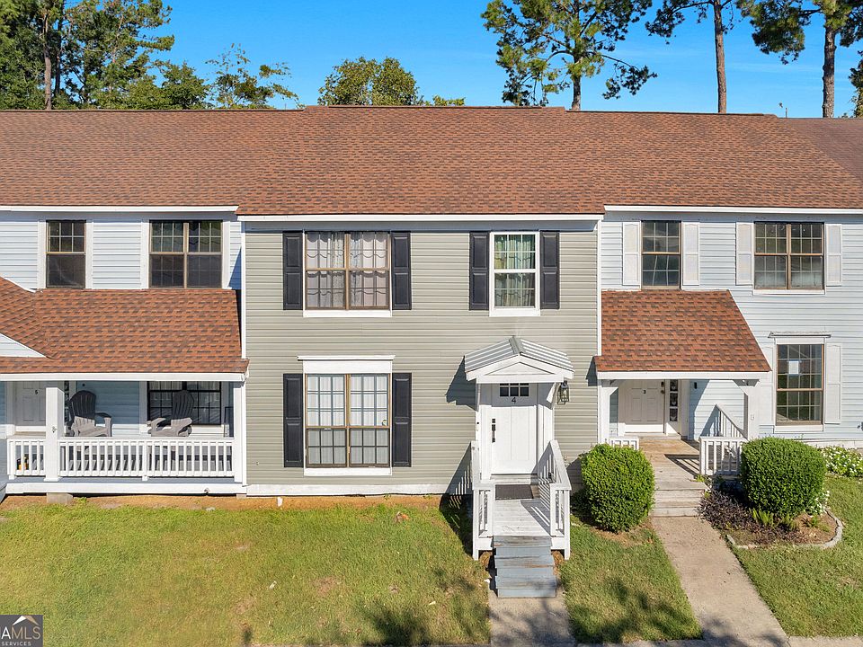 1st image of 912 Pineland Ave APT 4