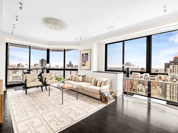 200 East 61st Street image 1 of 11