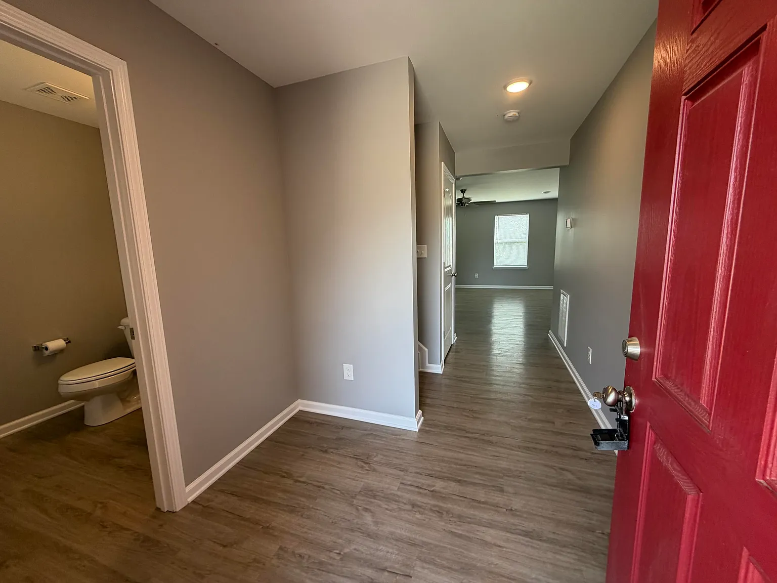 4 bed, 2.5 bath, 1912 sqft, $2,300 — Photo 4