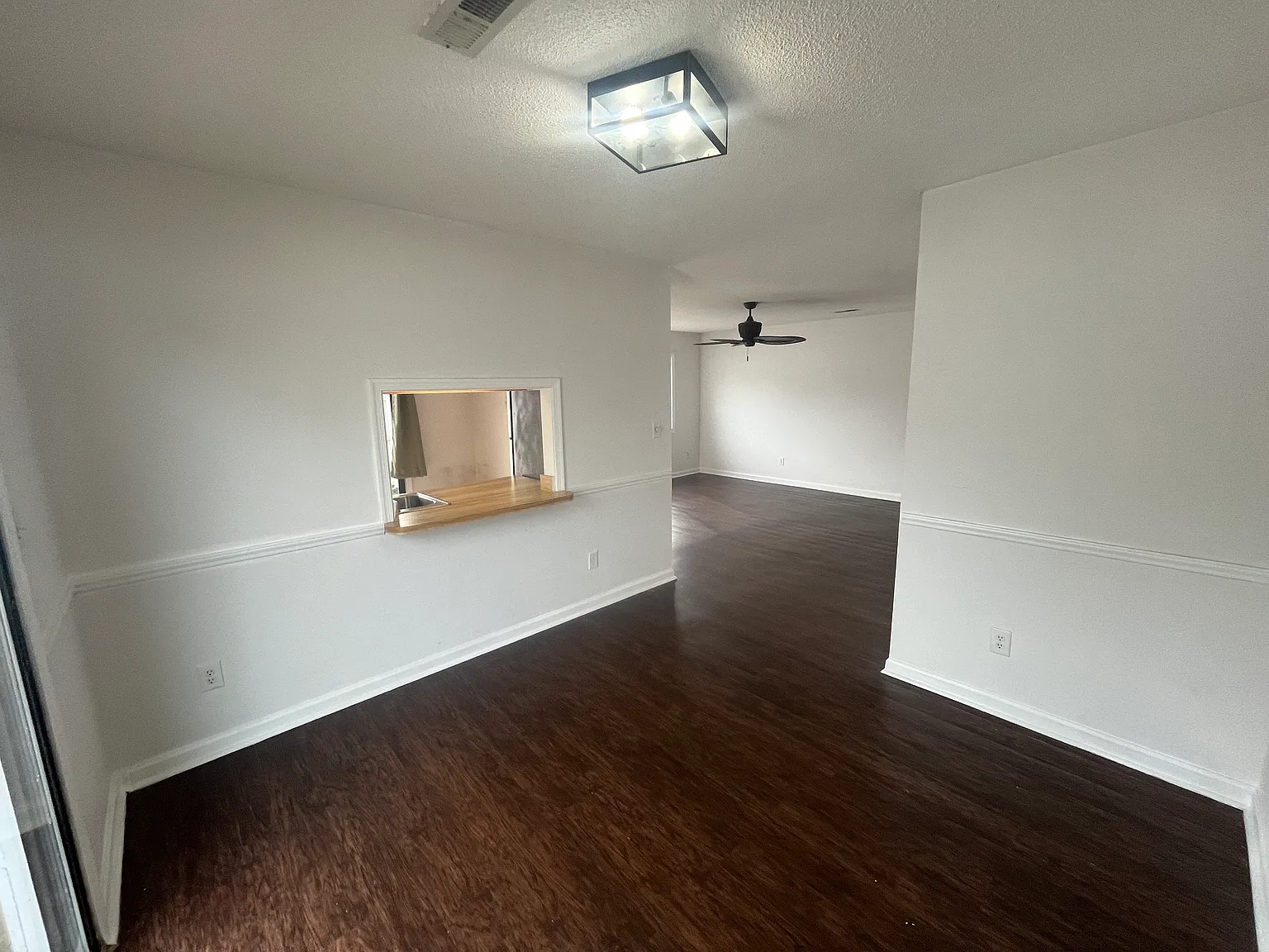 2 bed, 1075 sqft, $1,400 — Photo 4