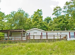 660 Lyons Rd, Weirton, WV 26062