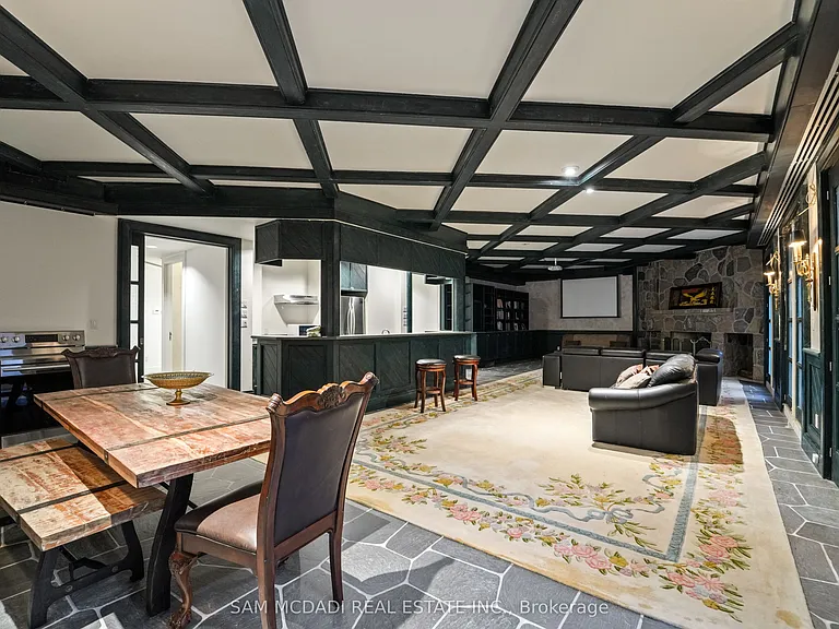 9 Flaherty Ln — Photo 37
