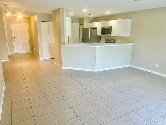 4th image of 16099 Sierra Palms Drive