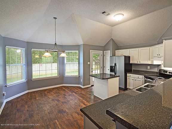 5th image of 155 Village Dr