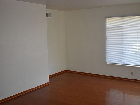 3rd image of 20666 N Highway 99