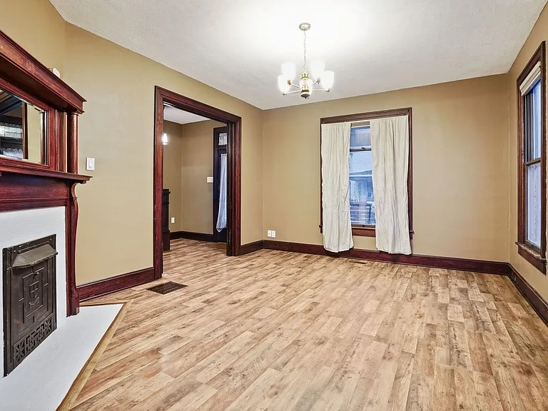 76 Commodore St — Photo 8