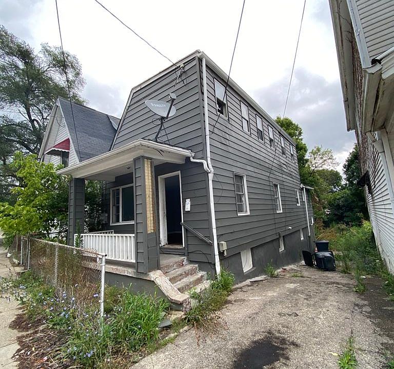 1st image of 3740 Beekman St