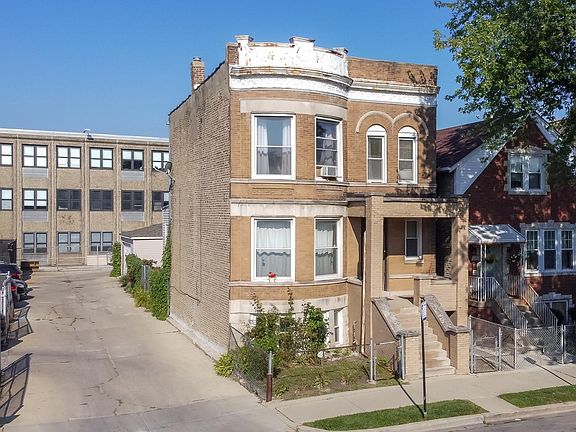 2nd image of 2348 S Central Park Ave