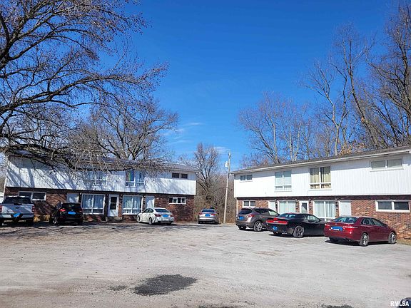 5th image of 621 N Bryan Ave