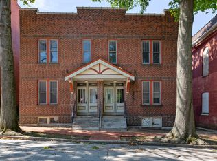 1207 Mackay Pl, Saint Louis, MO 63104